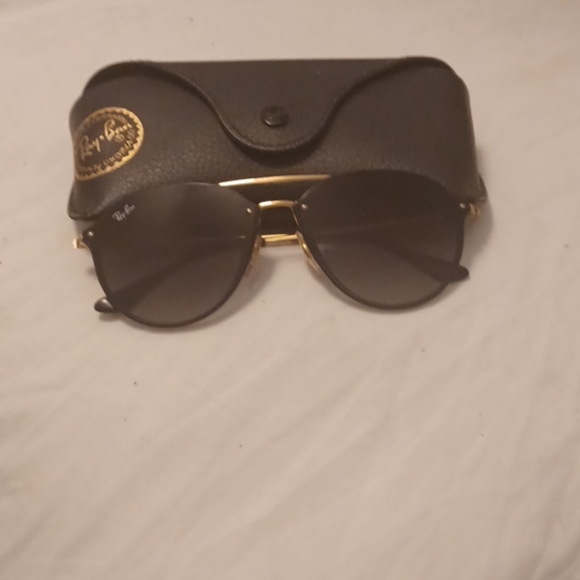 Sun Glasses - Picture 1 of 1